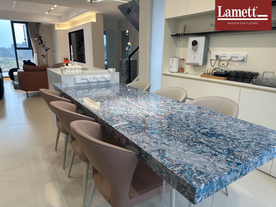 Lamett樂邁藍色雲石紋牆板-不重覆花紋-環保石塑地板-枱面1