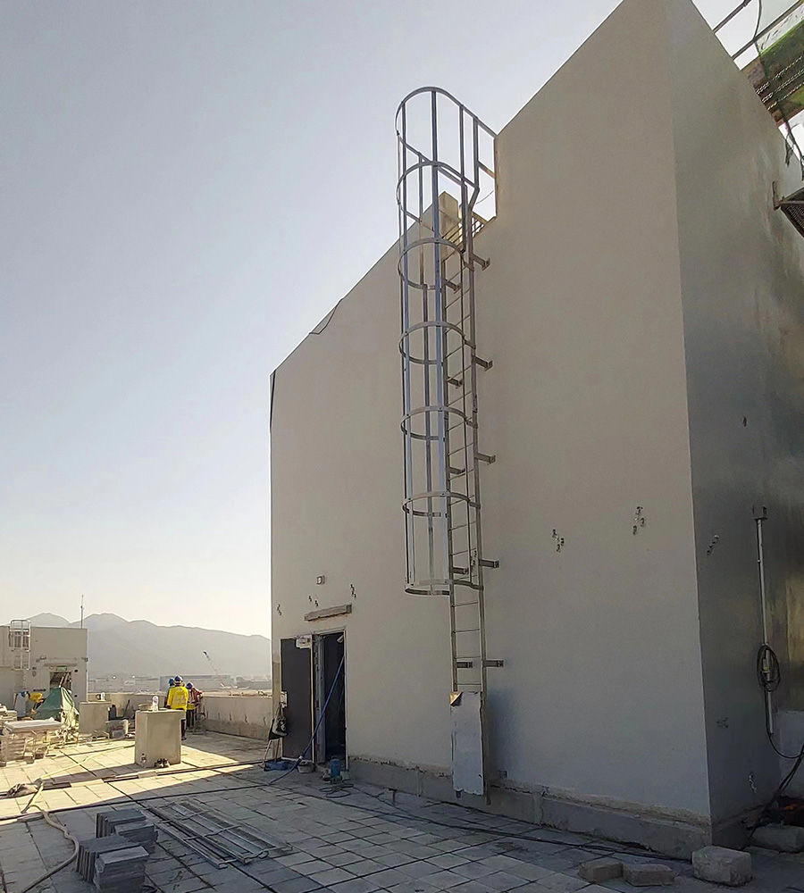 訂造外牆GMS鉛水鐵或不銹鋼固定貓梯連背環 Fixed Vertical Ladder with Safety Cage 不銹鋼工程 不鏽鋼工程 鋼鐵工程