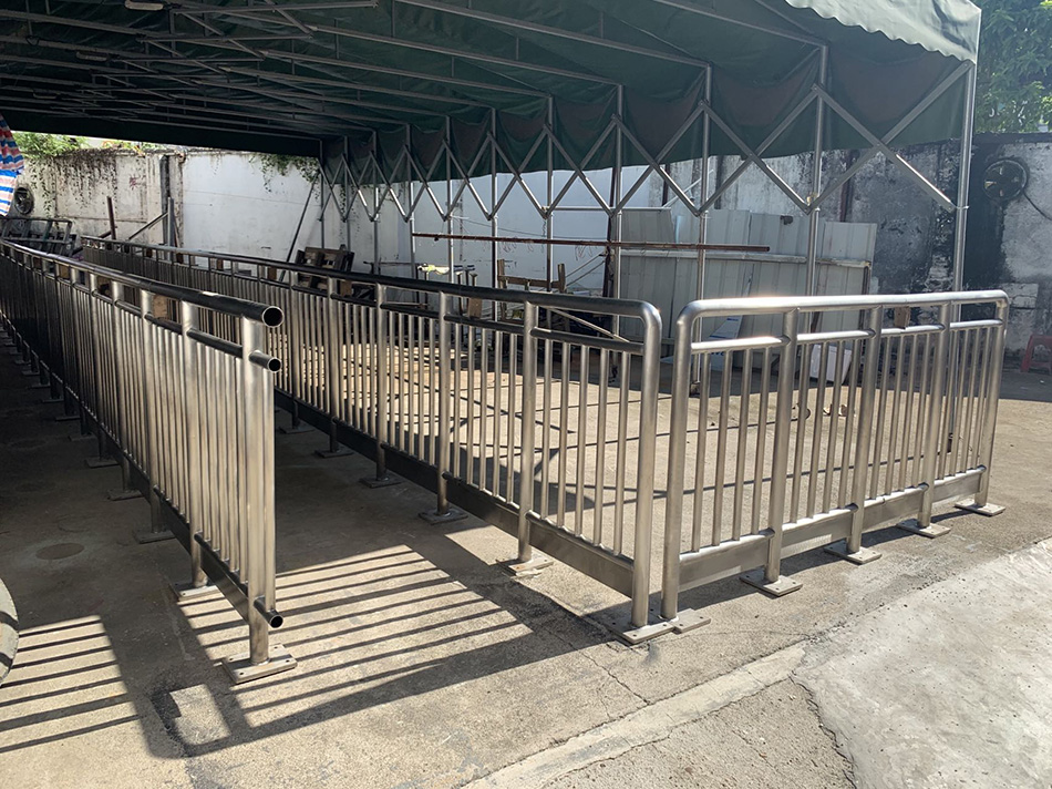 訂造戶外不銹鋼欄河欄杆欄桿-戶外圍欄-欄杆扶手-香港不銹鋼欄杆-訂做-訂製-不銹鋼工程-不鏽鋼工程-鋼鐵鋁工程-Outdoor-Steel-Railing