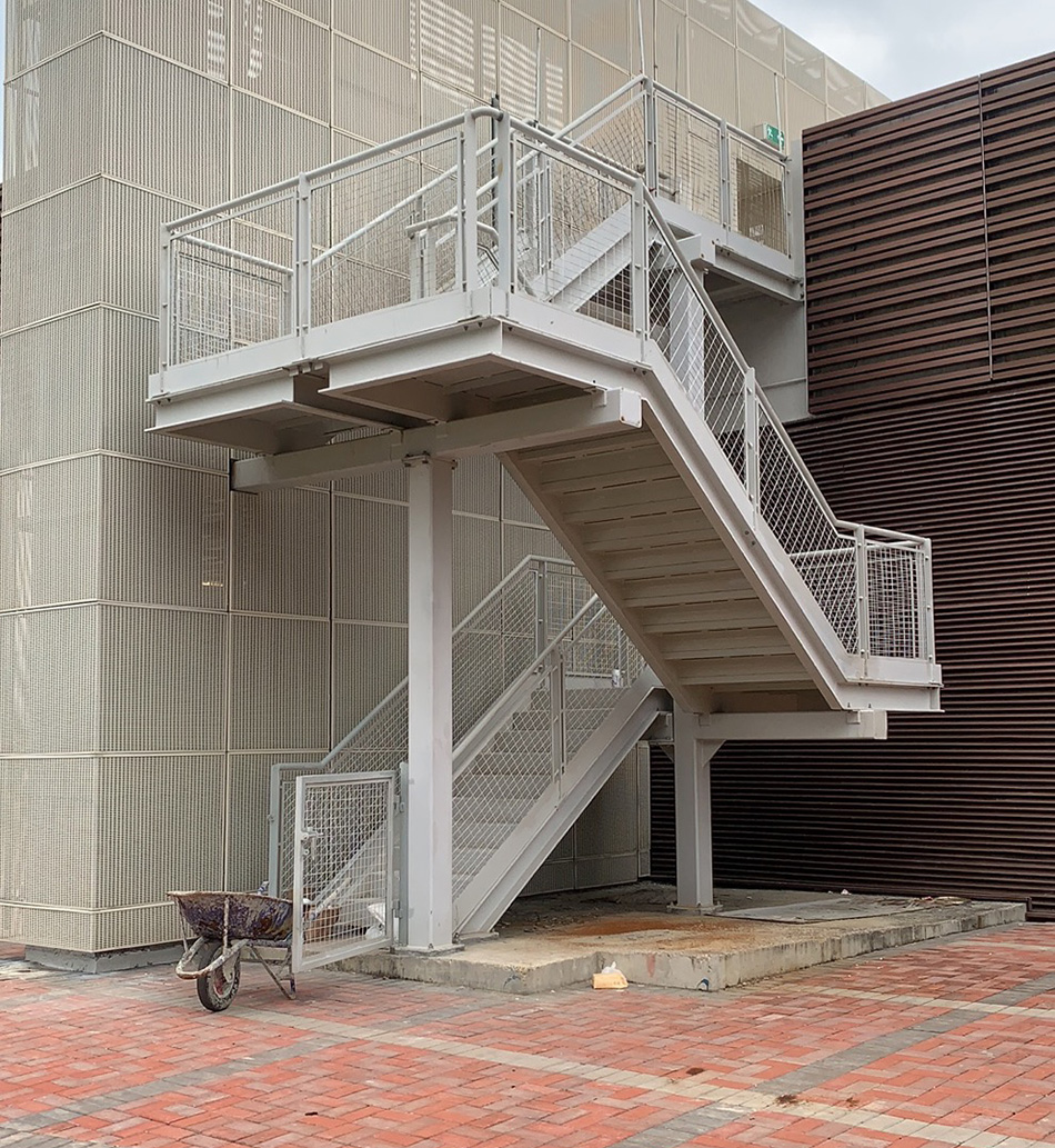 訂造不銹鋼及鐵樓梯-外牆樓梯-旋轉樓梯-貨櫃屋樓梯-戶外樓梯-逃生梯-山坡鐵梯-訂做-訂製-鐵器工程-鐵樓梯製作-鐵器hk-鐵器工程報價-Iron-Ladder